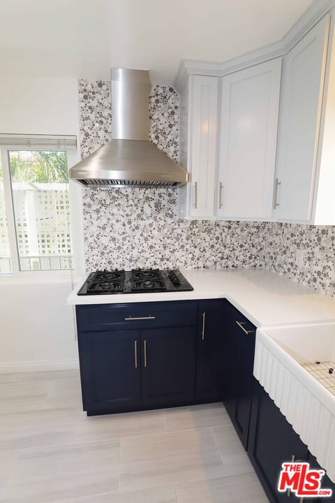 1025 S Sherbourne Dr Unit: 4