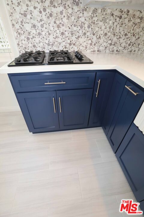 1025 S Sherbourne Dr Unit: 4