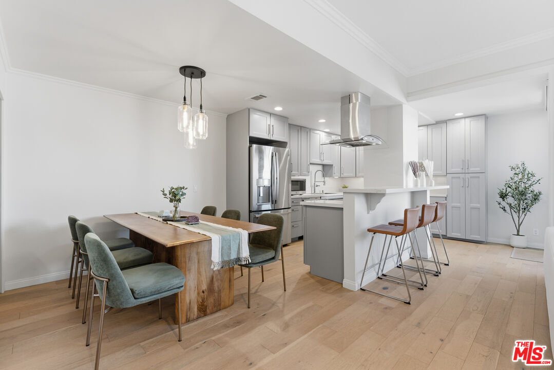 7250 Franklin Ave Unit: 615