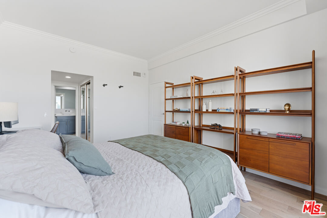 7250 Franklin Ave Unit: 615