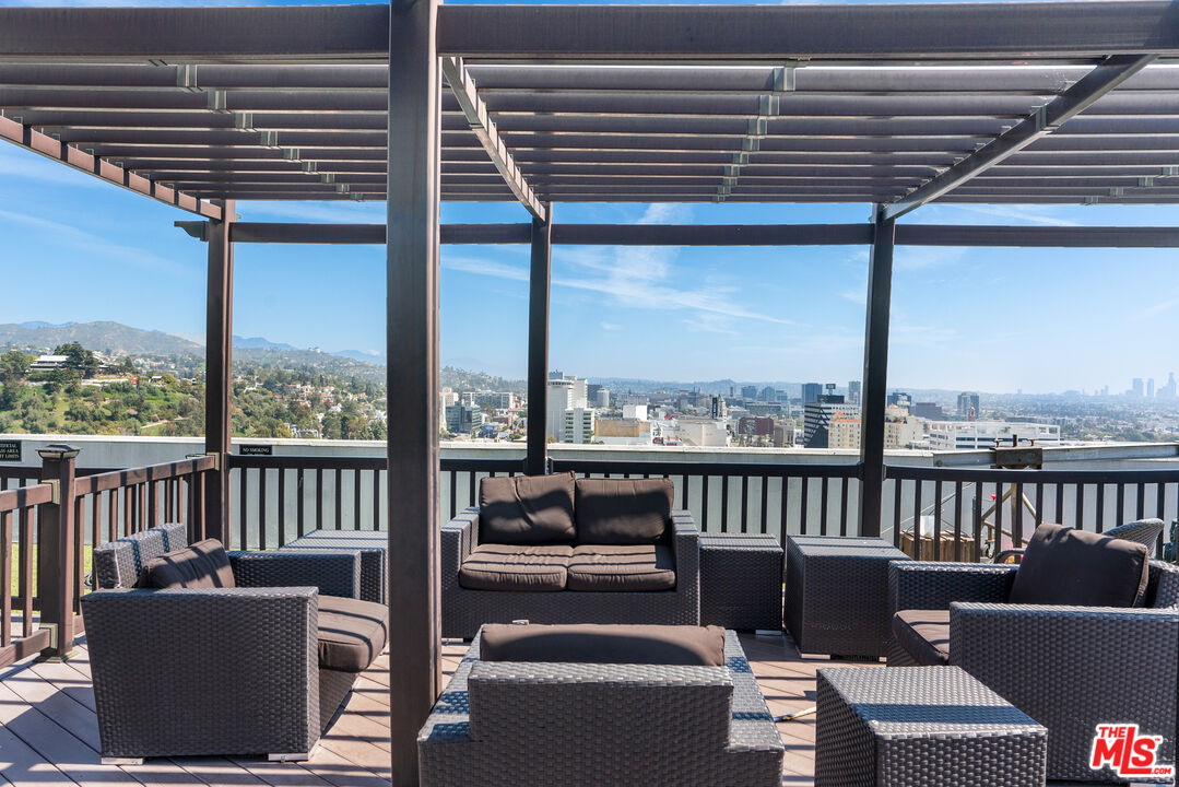 7250 Franklin Ave Unit: 615