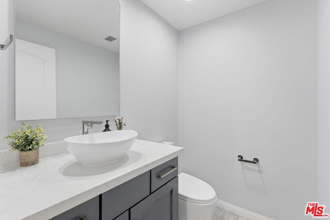 7250 Franklin Ave Unit: 615