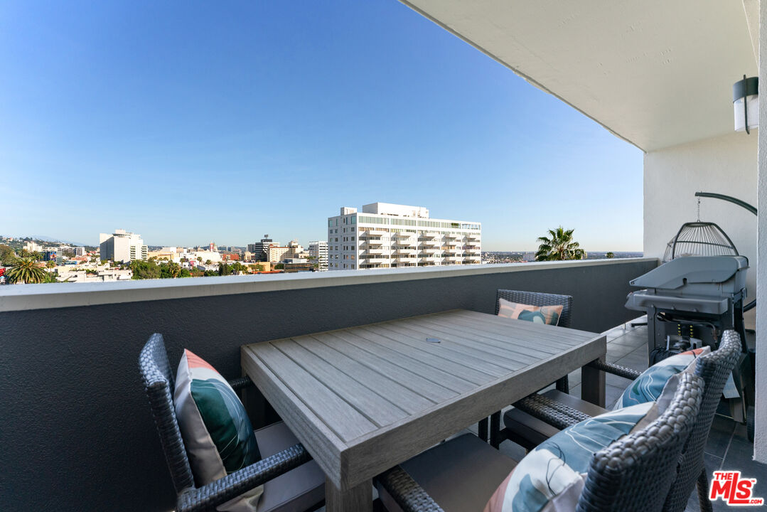 7250 Franklin Ave Unit: 615