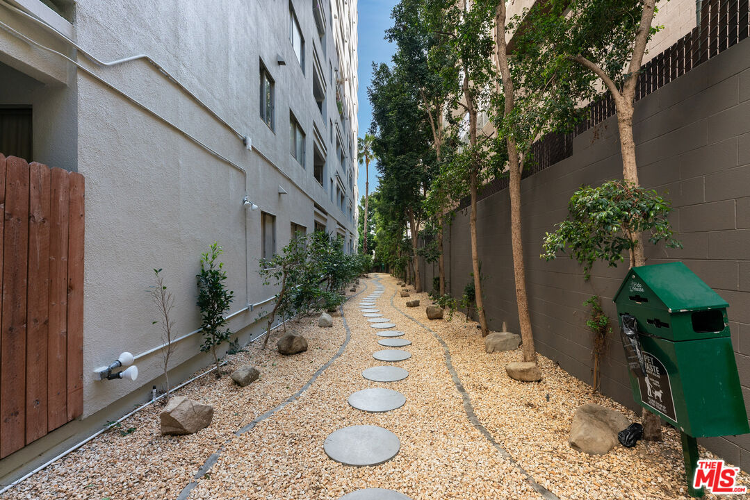 7250 Franklin Ave Unit: 615