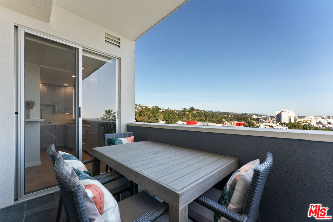 7250 Franklin Ave Unit: 615