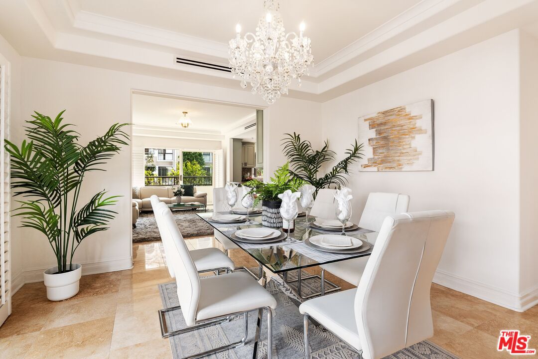 871 Granville Ave Unit: 101