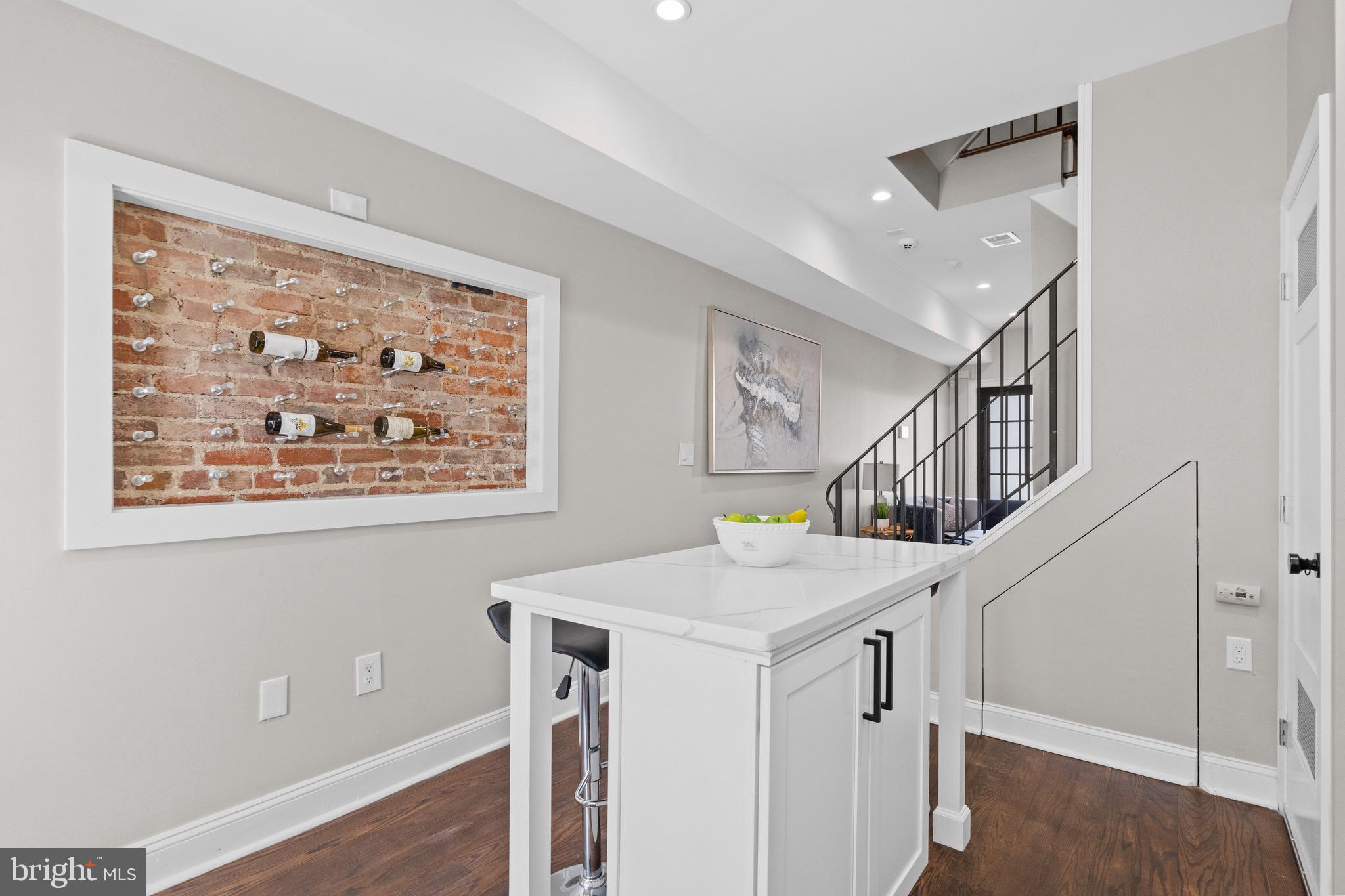 512 R St NW