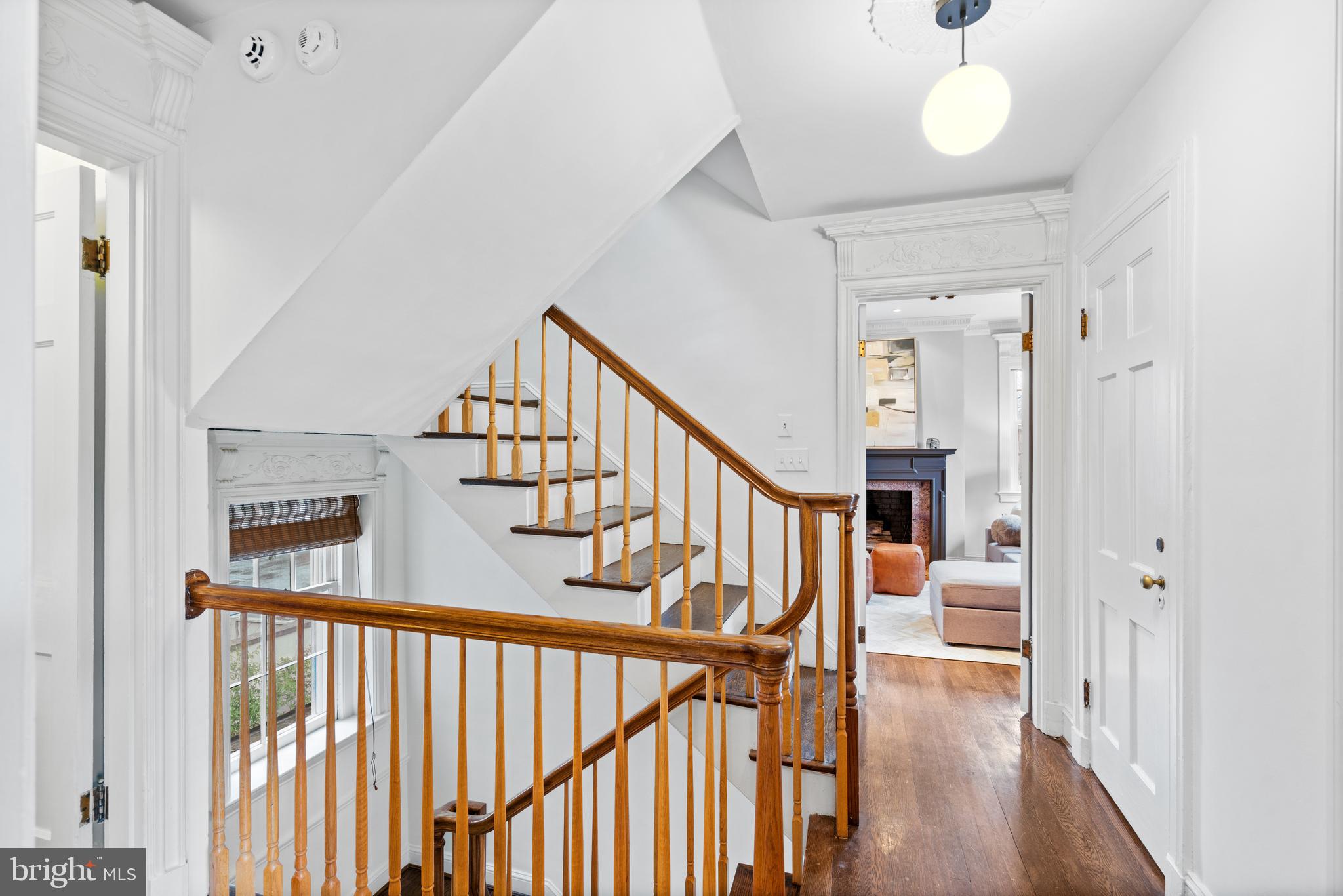 2503 Tracy Pl NW