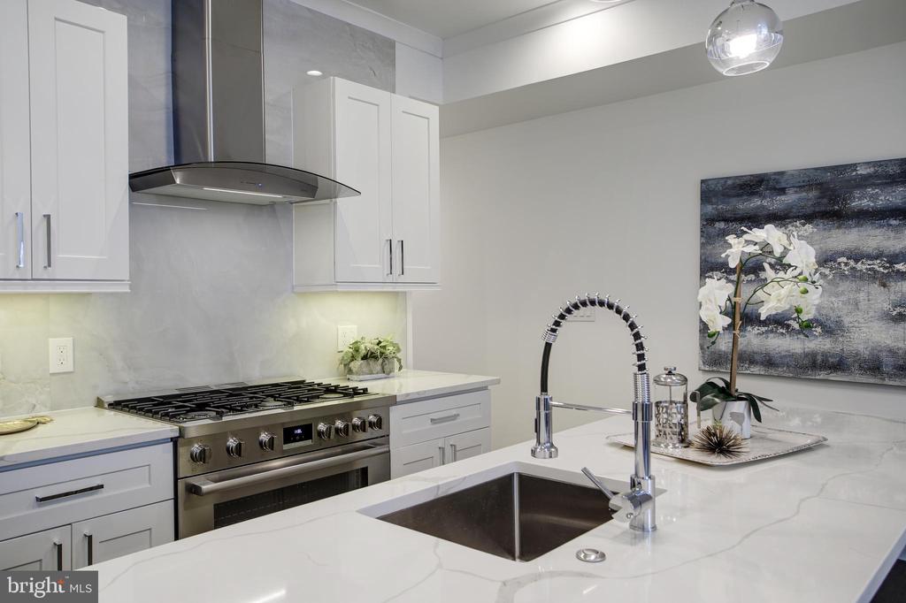 2429 ONTARIO RD NW #1