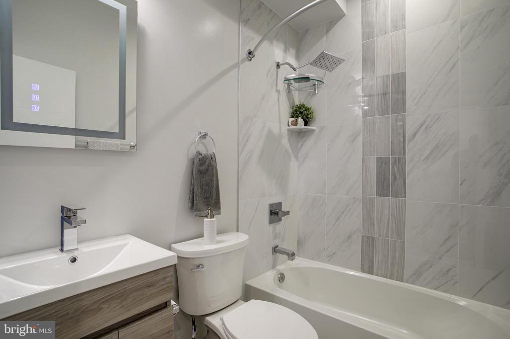 2429 ONTARIO RD NW #1