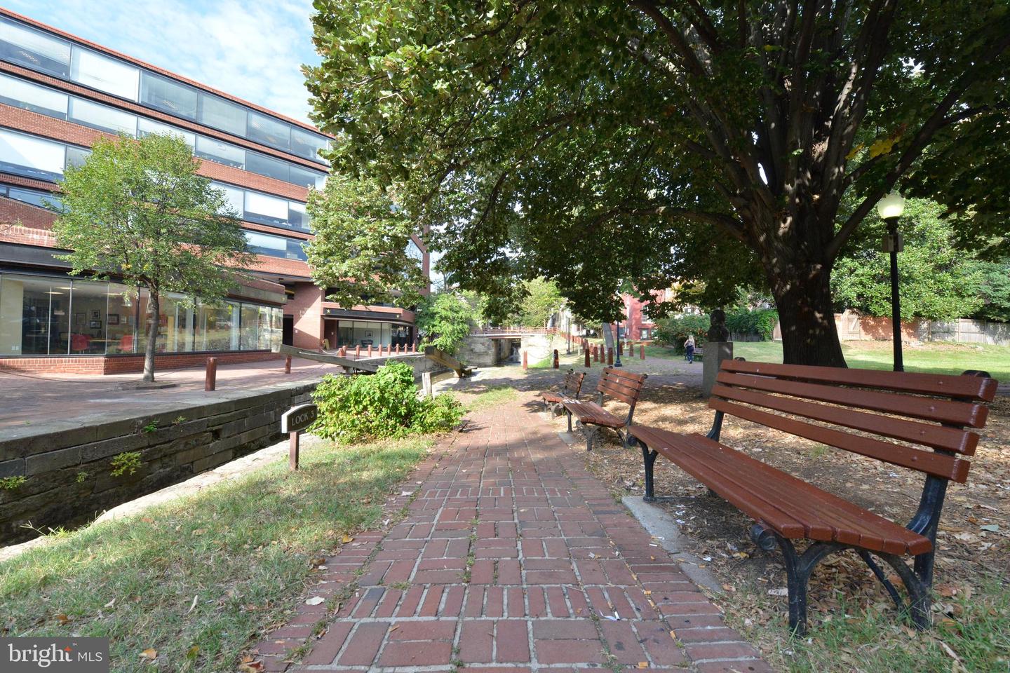 3623 R St NW