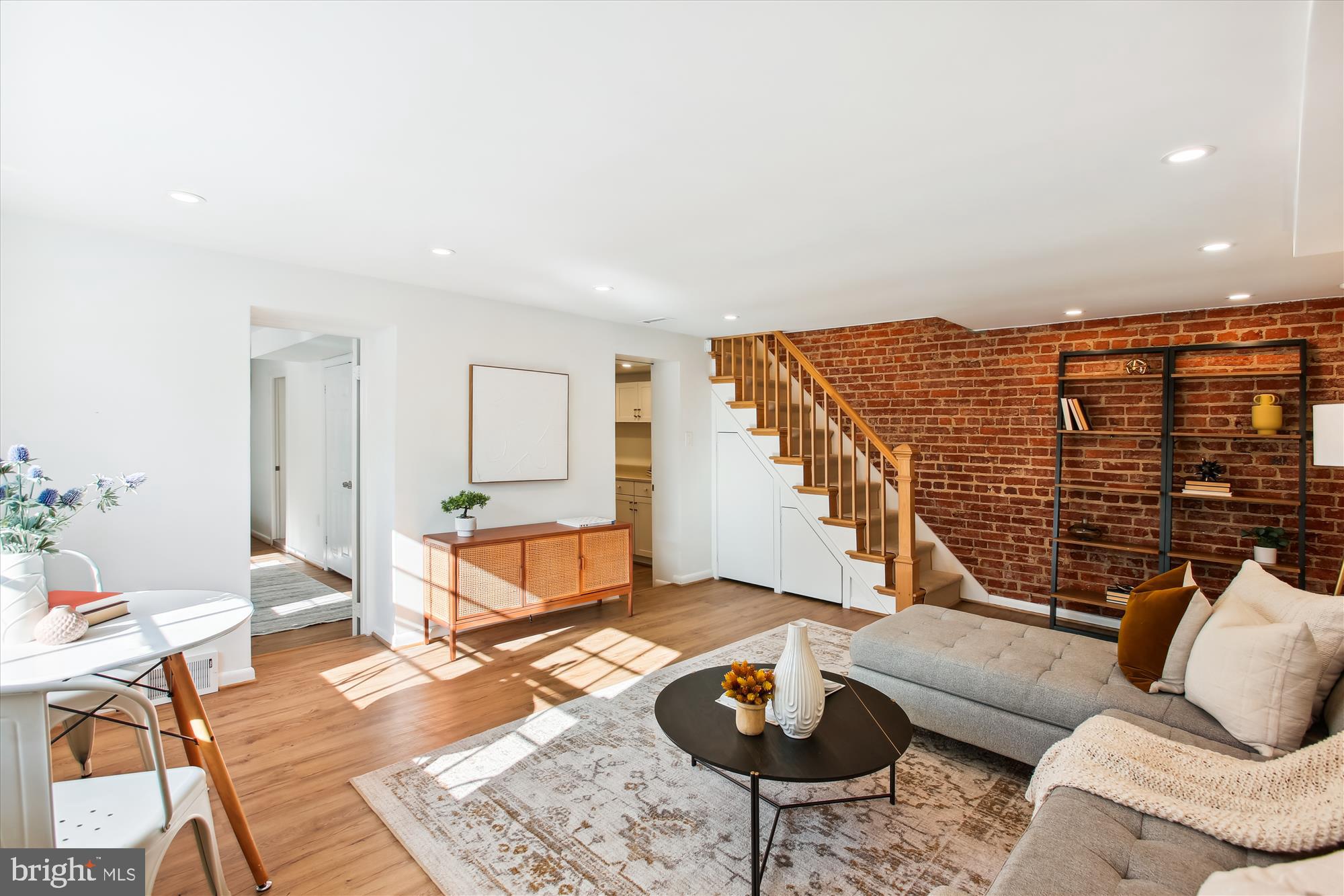2210 39th Pl NW