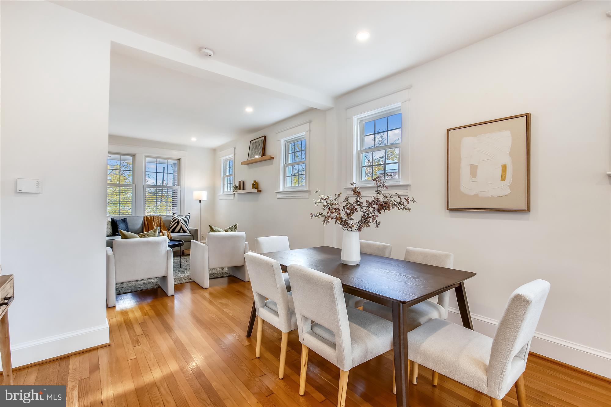 2210 39th Pl NW