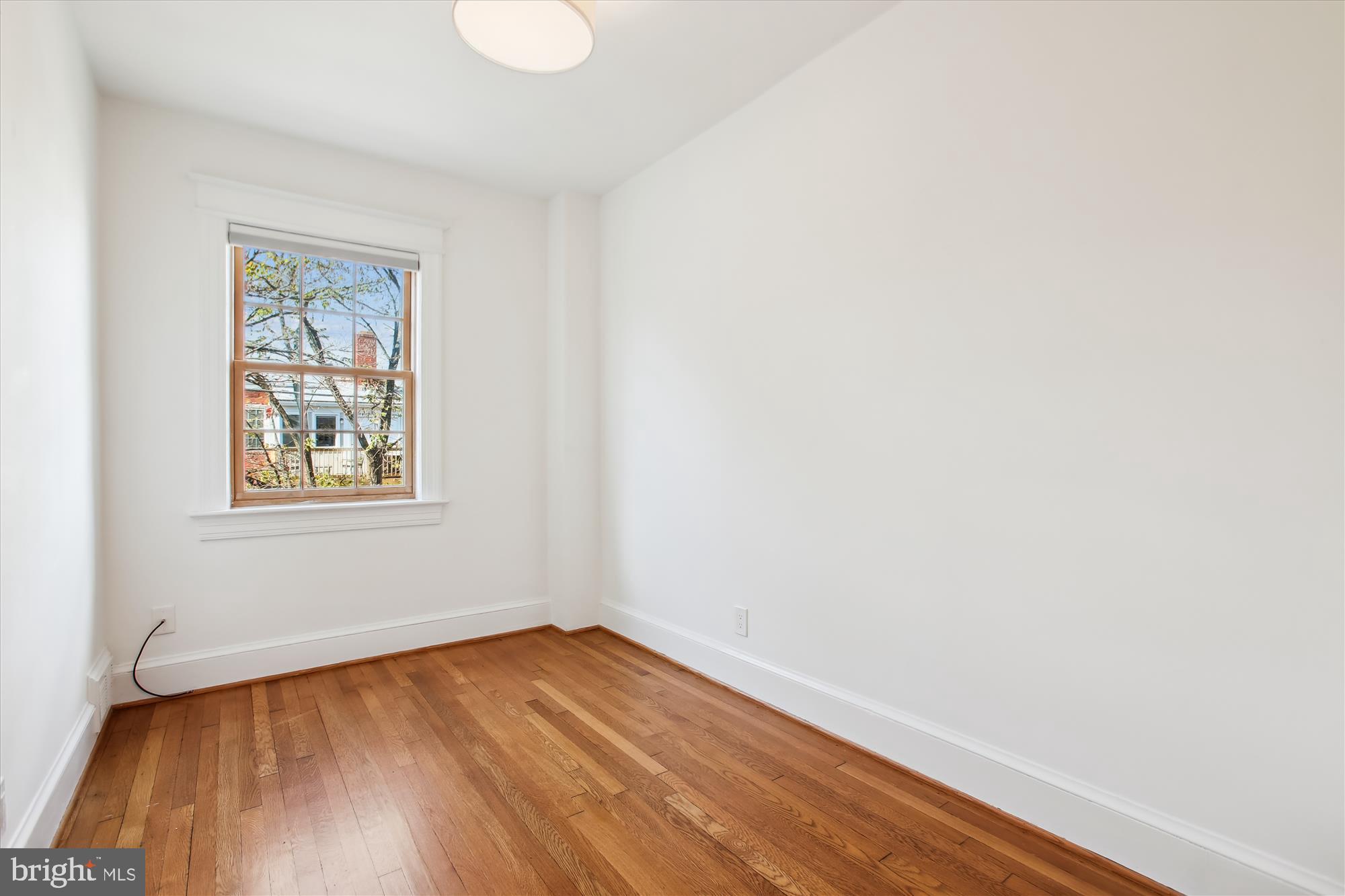 2210 39th Pl NW