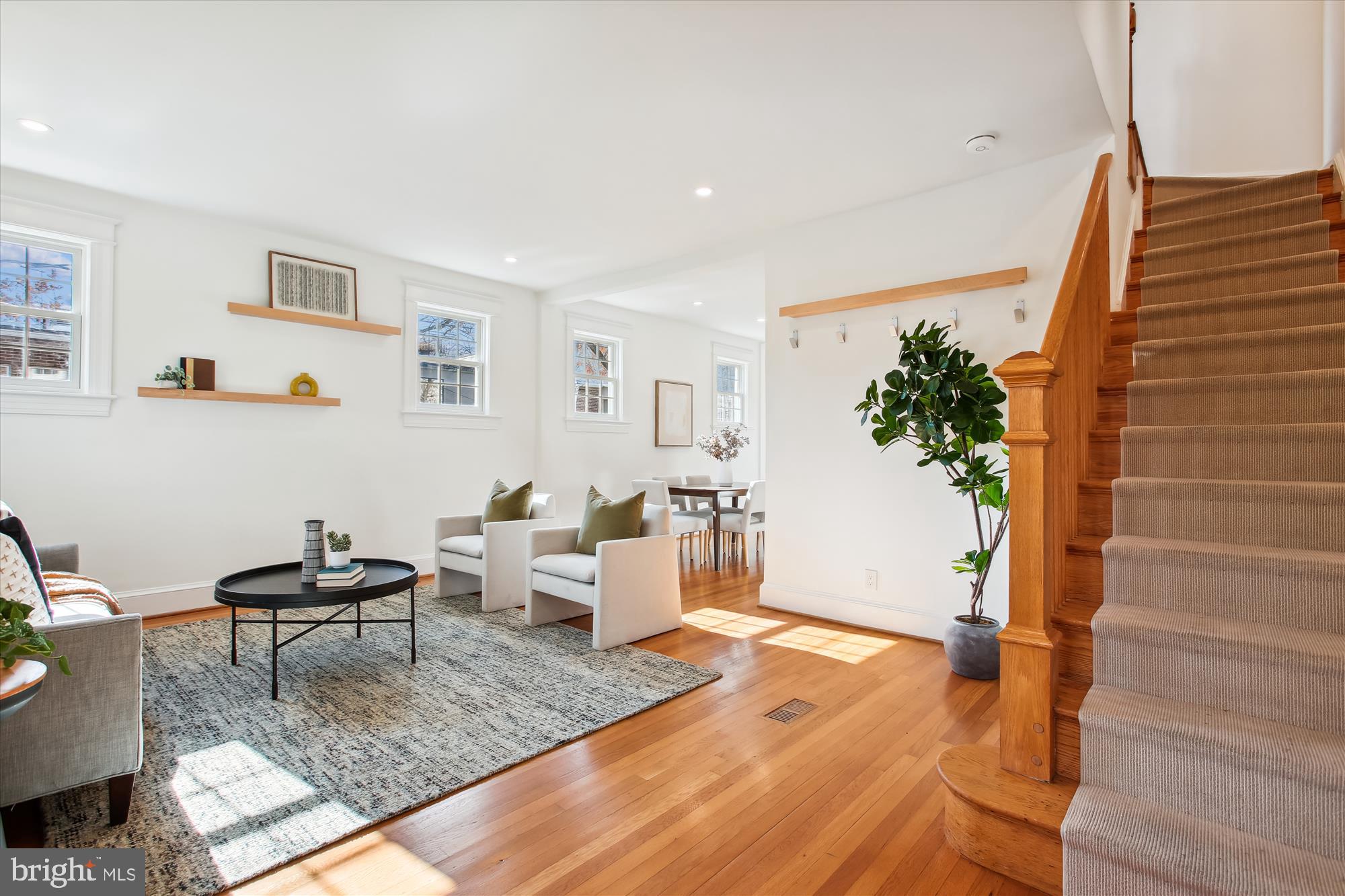 2210 39th Pl NW