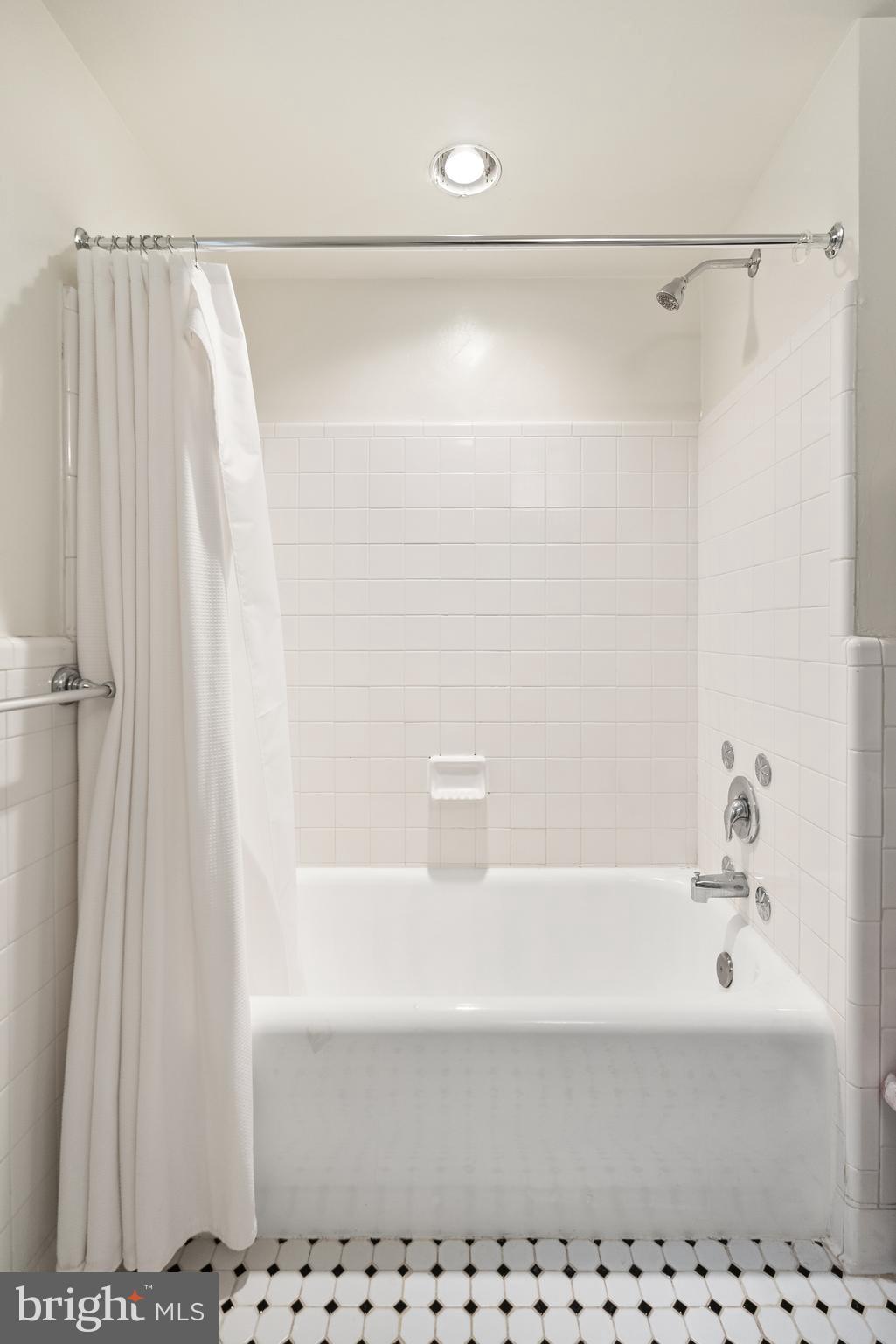 3901 Connecticut Ave NW #406