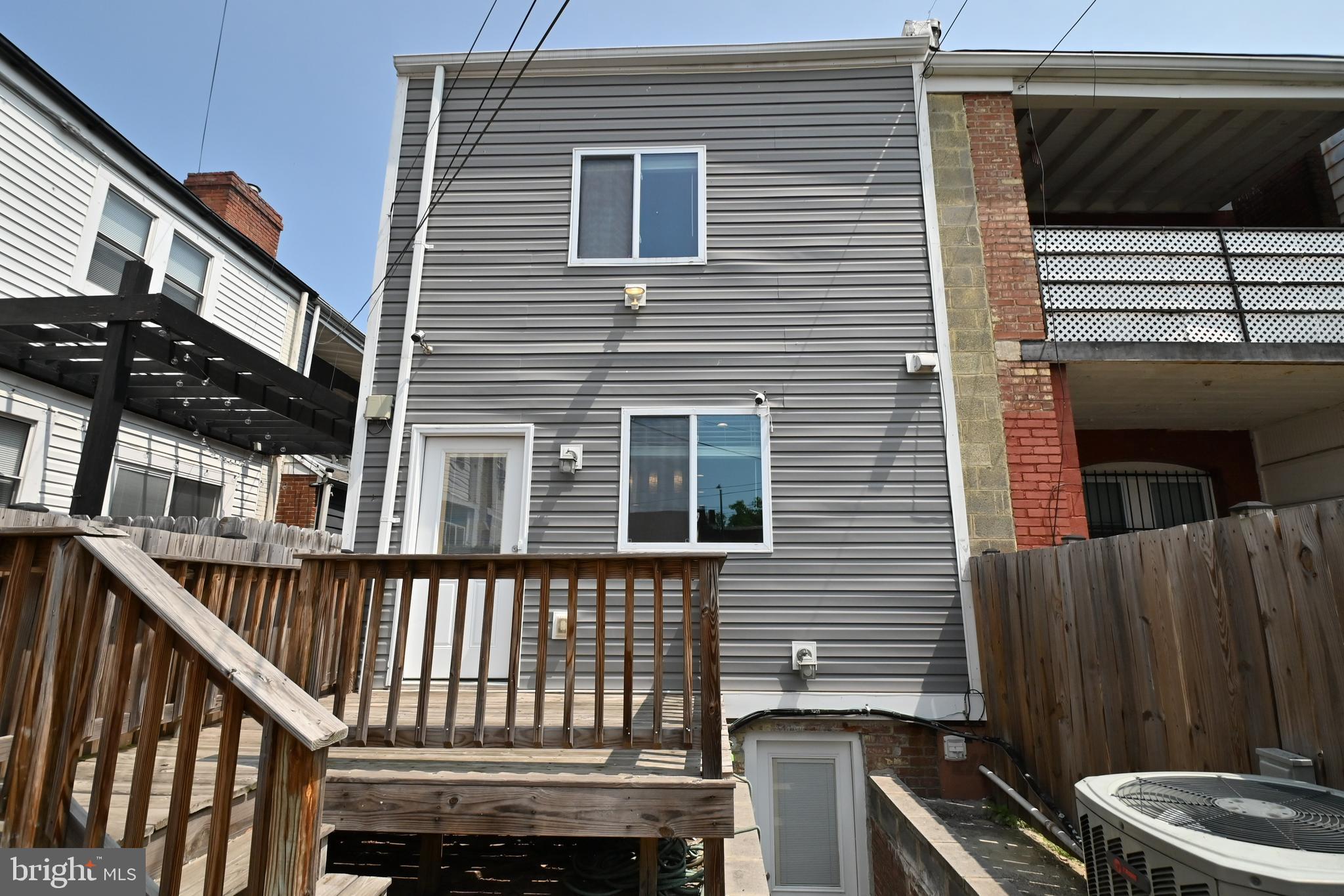 1103 MORSE STREET NE