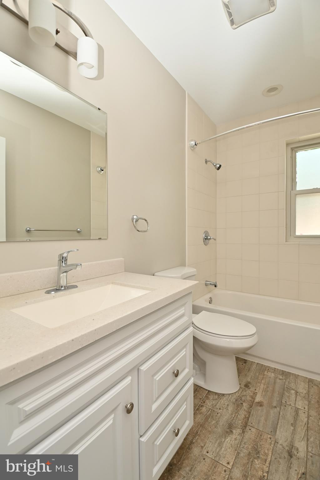 1103 MORSE STREET NE