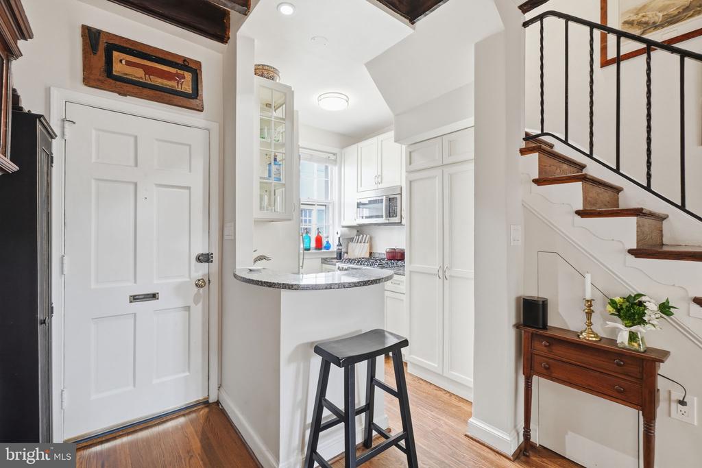 5 POMANDER WALK NW