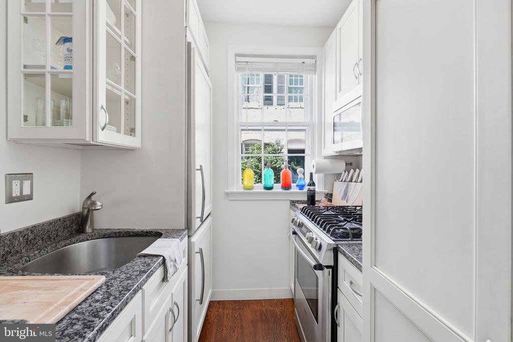 5 POMANDER WALK NW