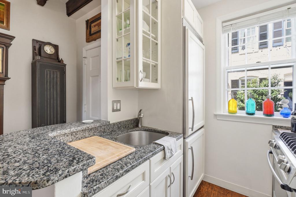 5 POMANDER WALK NW