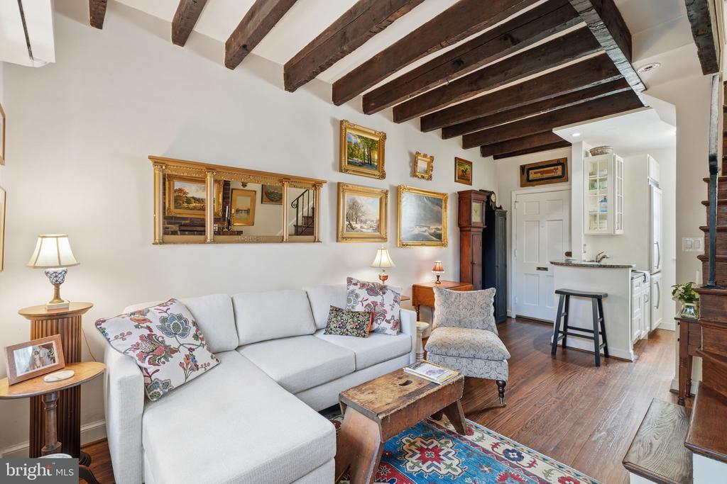 5 POMANDER WALK NW