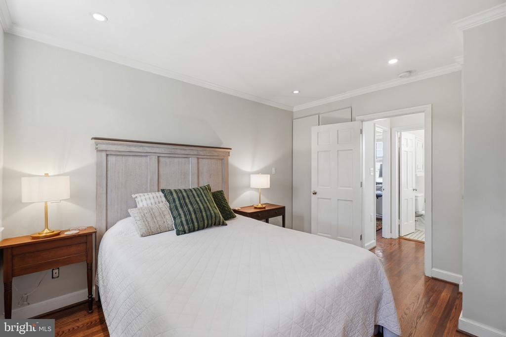 5 POMANDER WALK NW