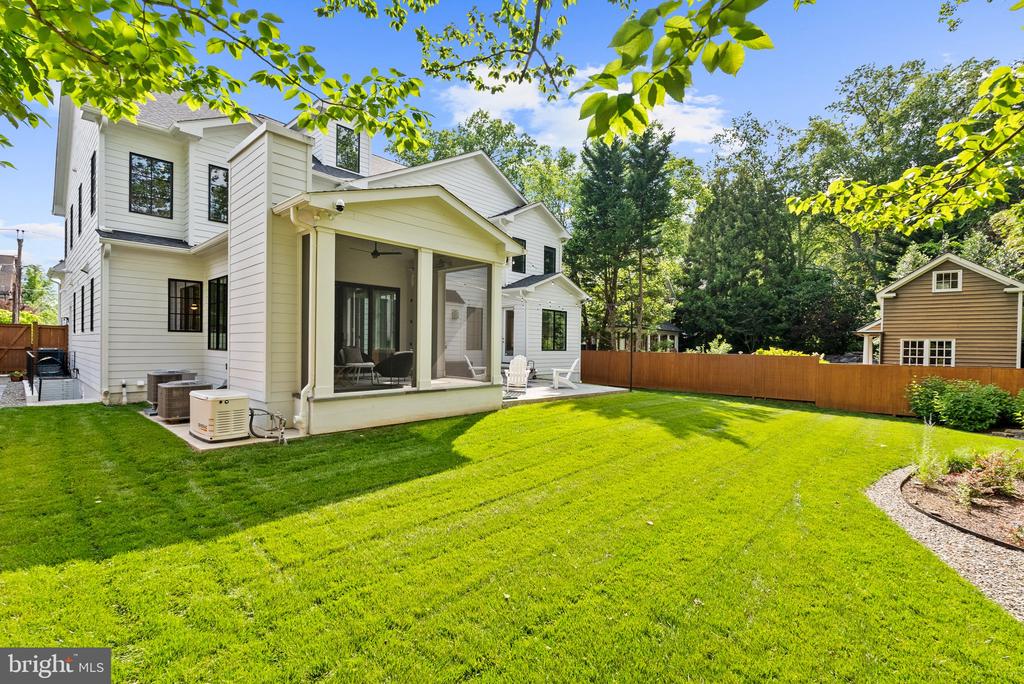 6213 DAHLONEGA ROAD