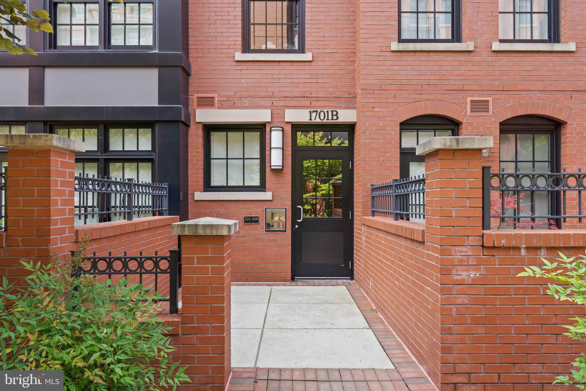 1701 16th St N #328