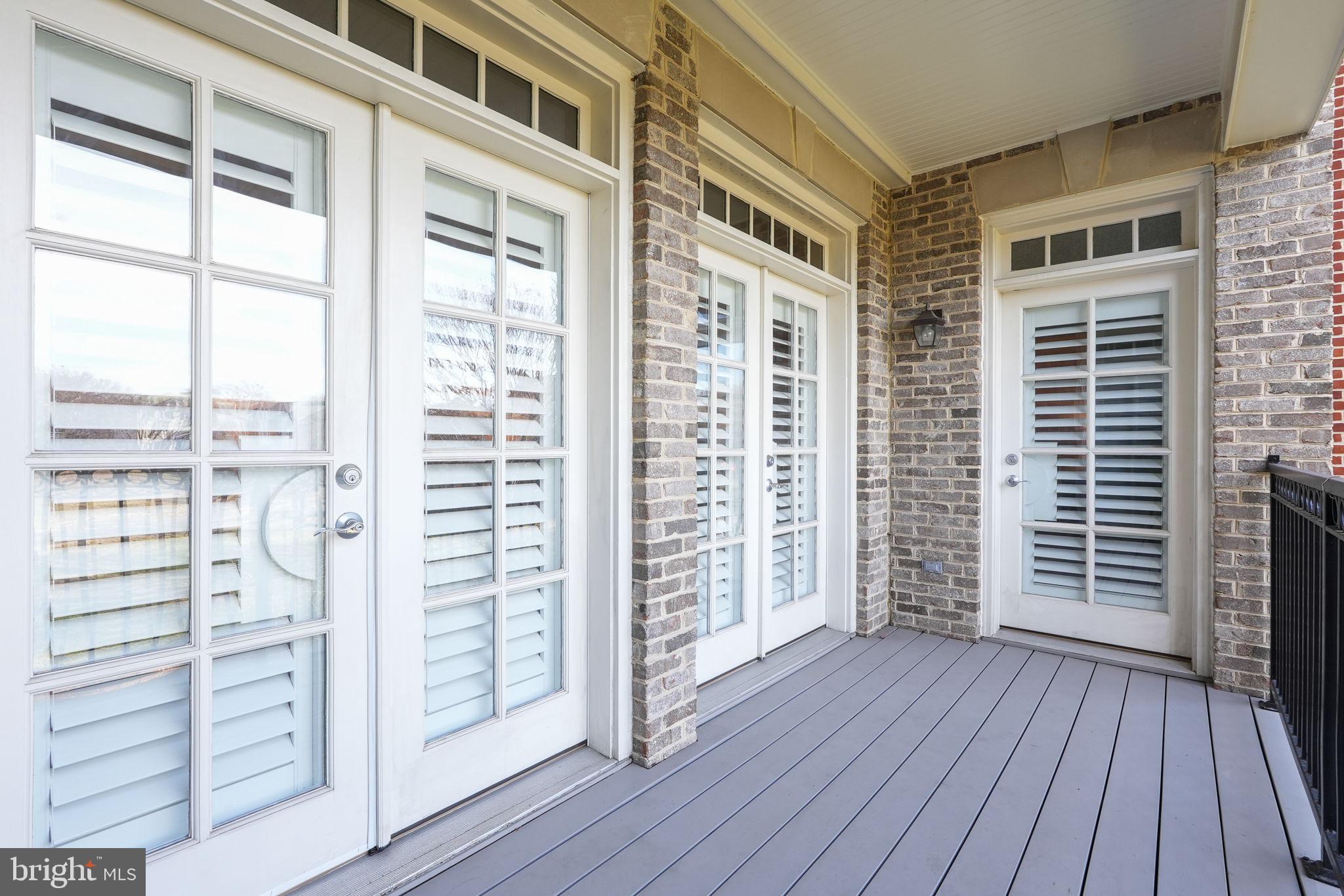 600 Second St #202