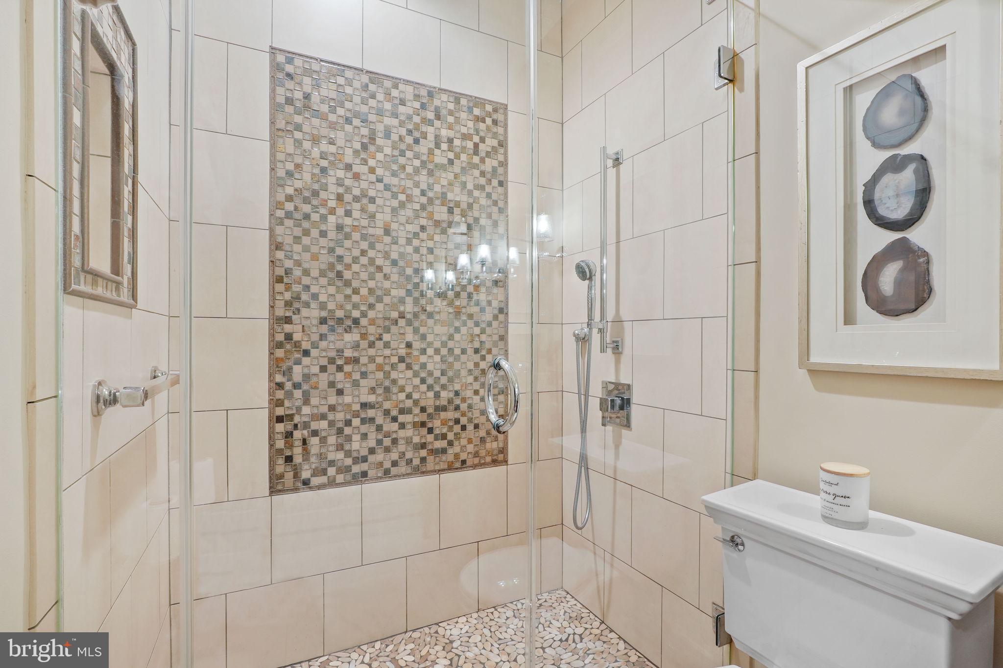 600 Second St #202
