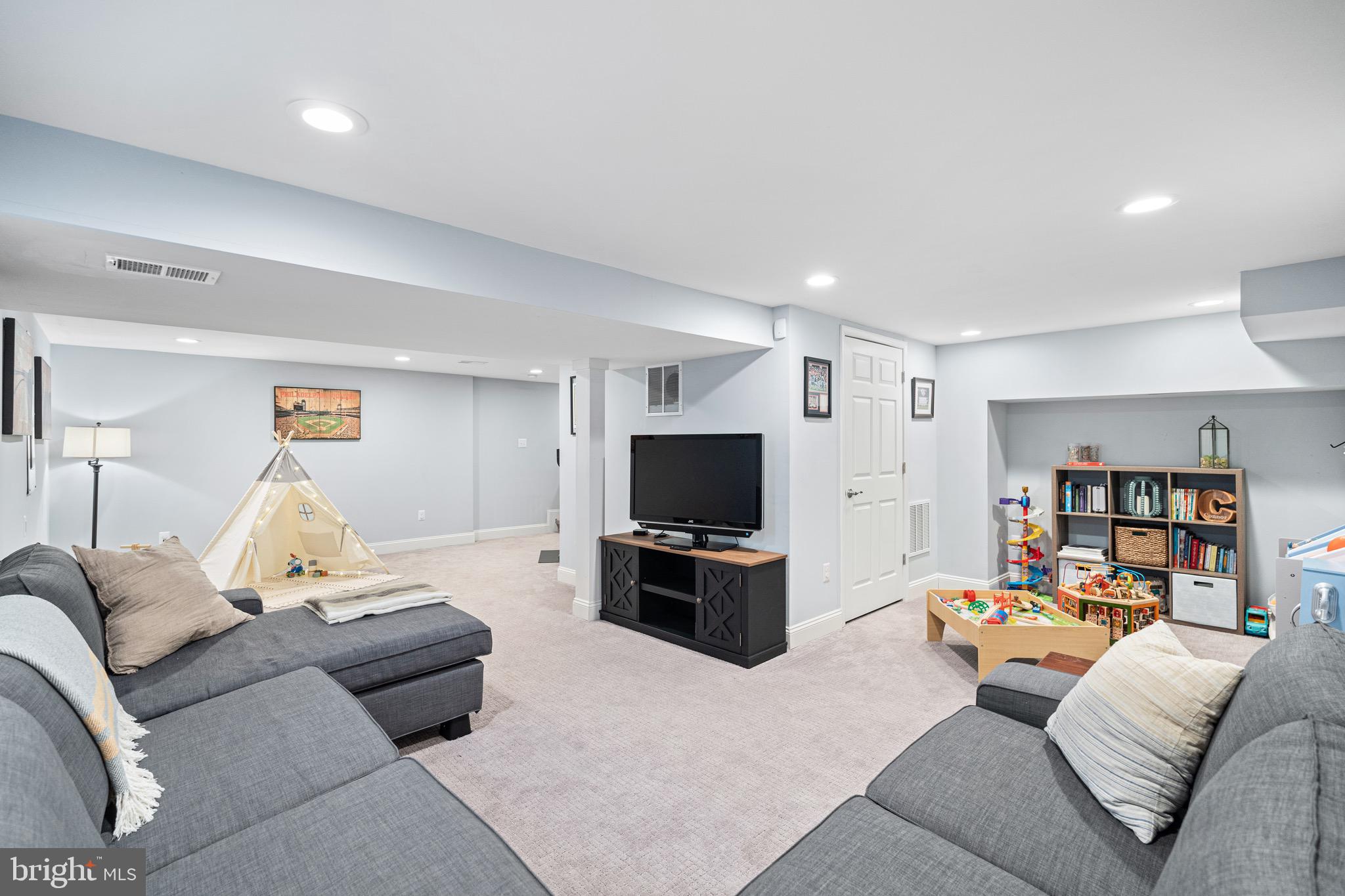 8511 Cherry Valley Ln