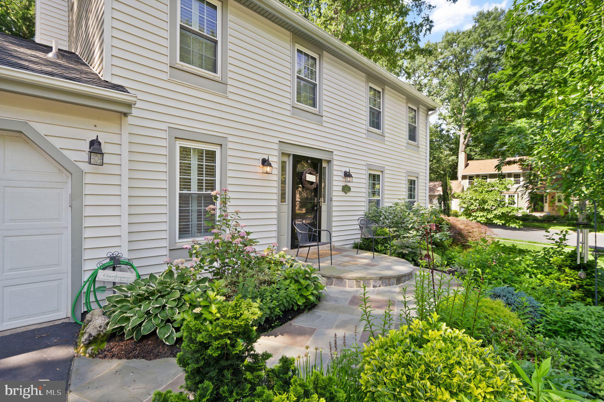 9817 New England Woods Ct