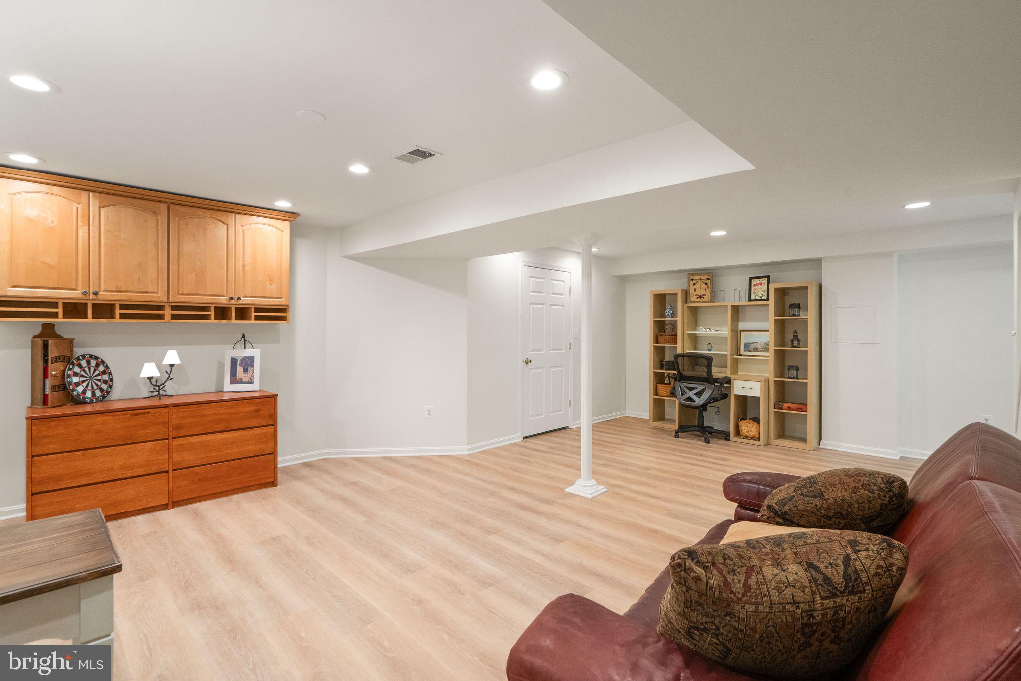 9817 New England Woods Ct