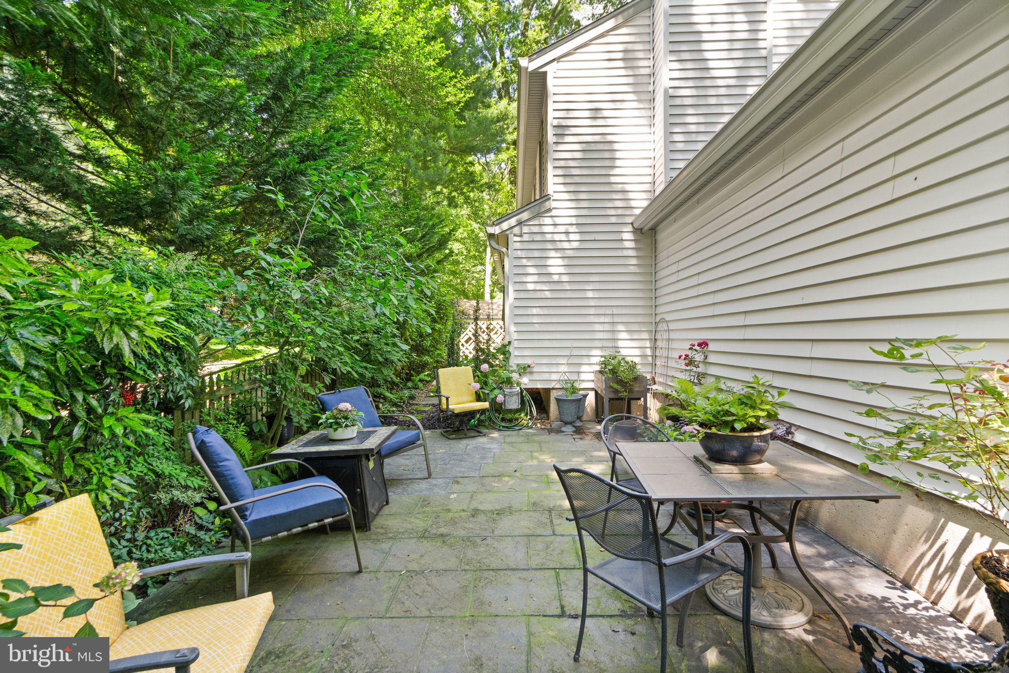 9817 New England Woods Ct