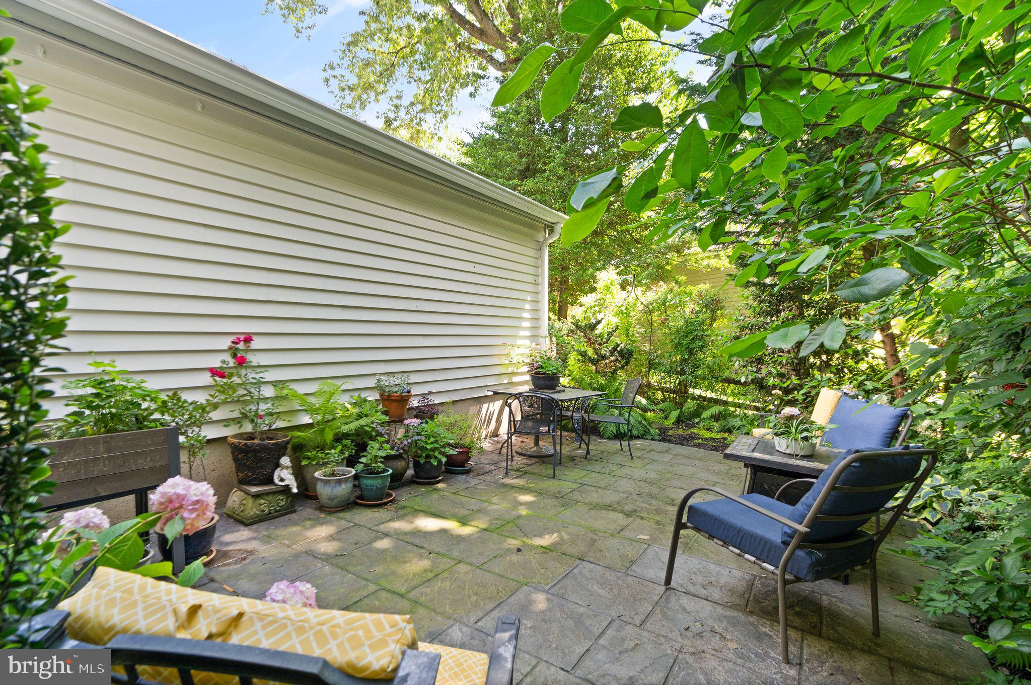 9817 New England Woods Ct