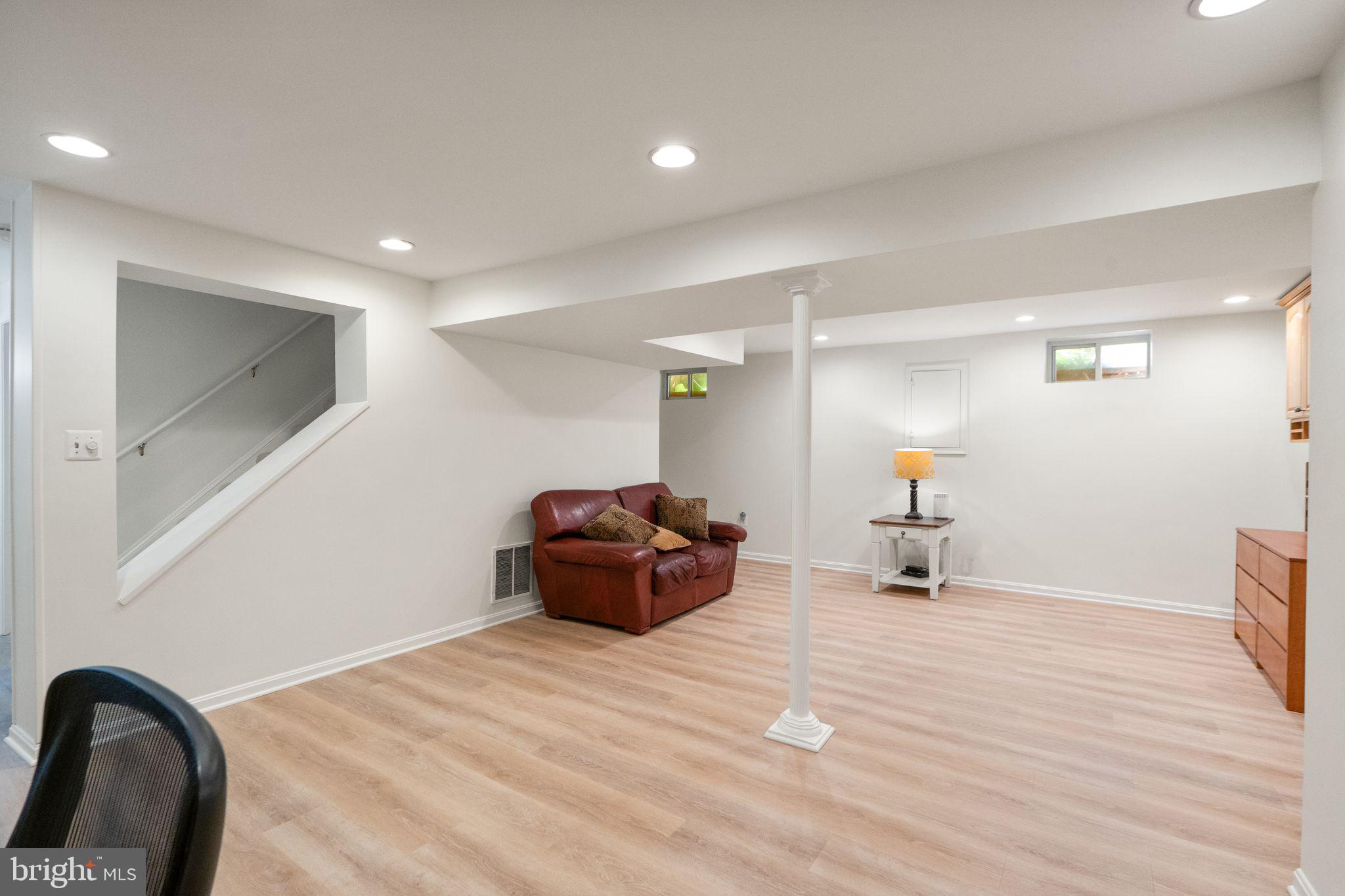 9817 New England Woods Ct