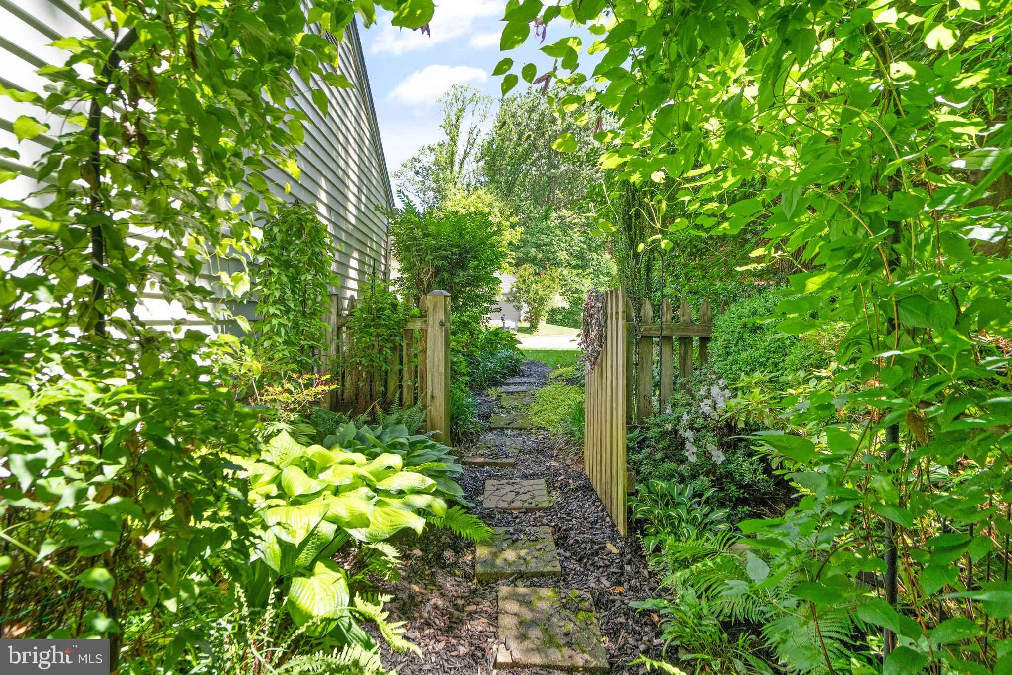 9817 New England Woods Ct