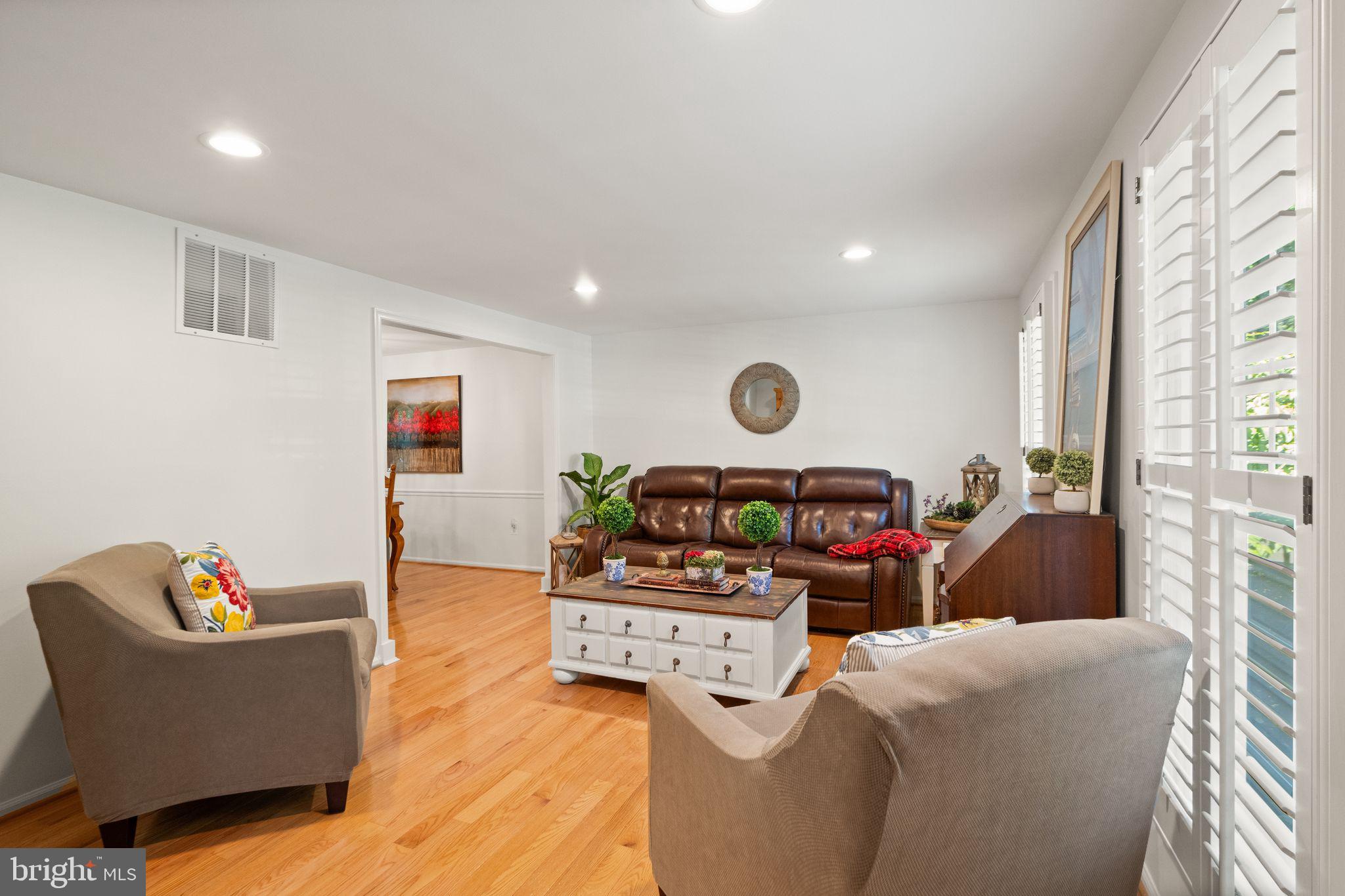 9817 New England Woods Ct