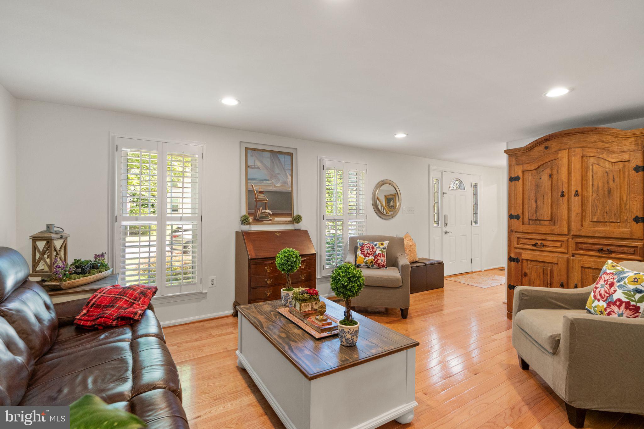 9817 New England Woods Ct