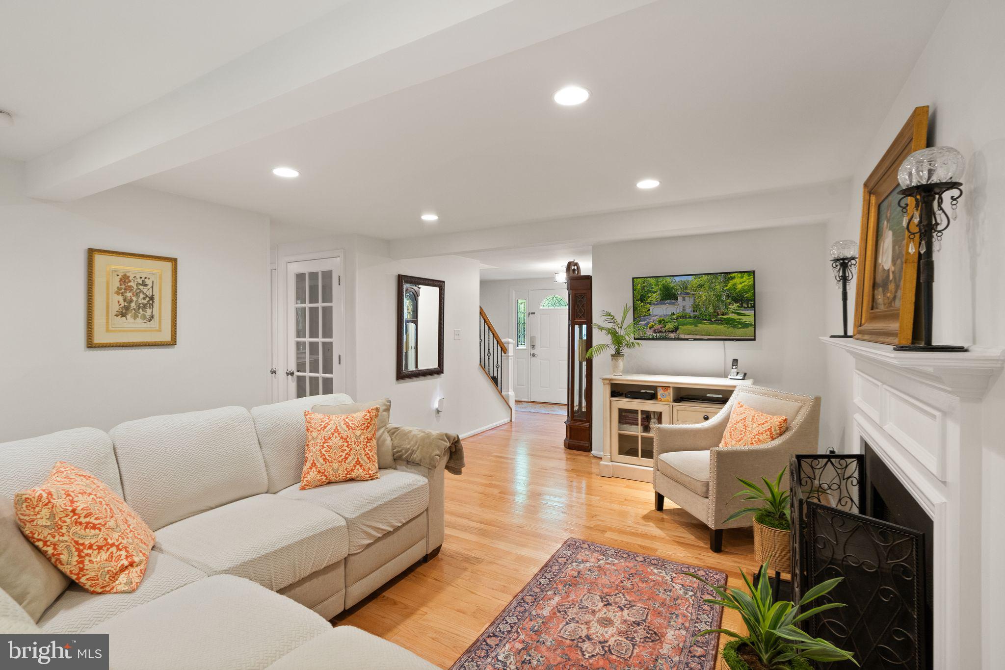 9817 New England Woods Ct