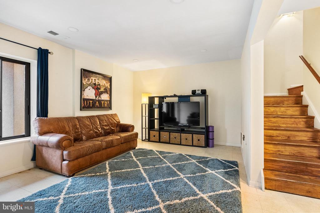 11512 Hearthstone Ct