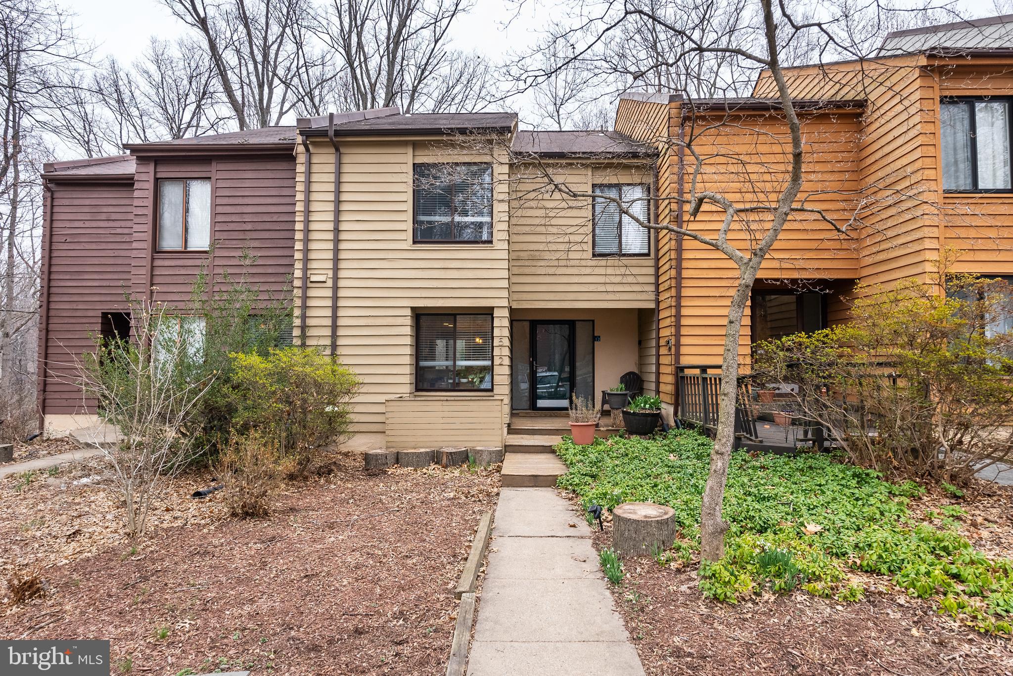 11512 Hearthstone Ct