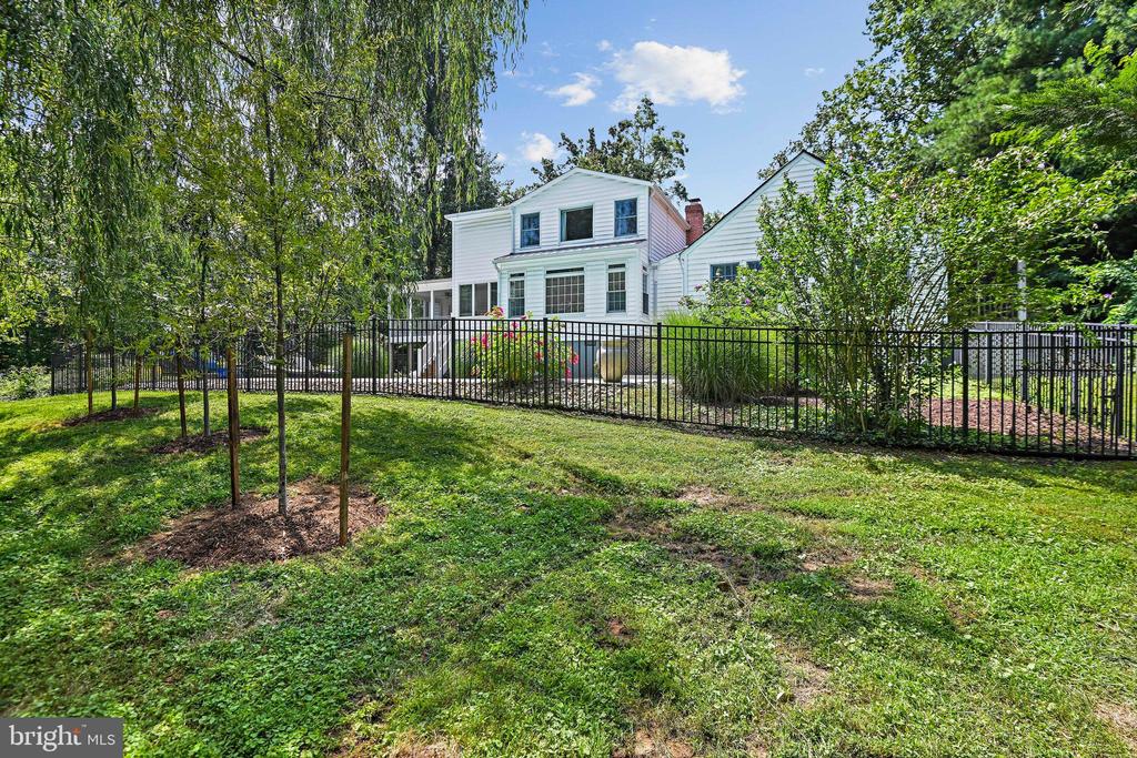 8012 ELM PLACE