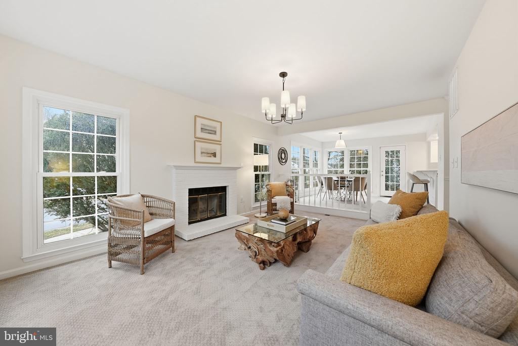 6112 SANDSTONE COURT