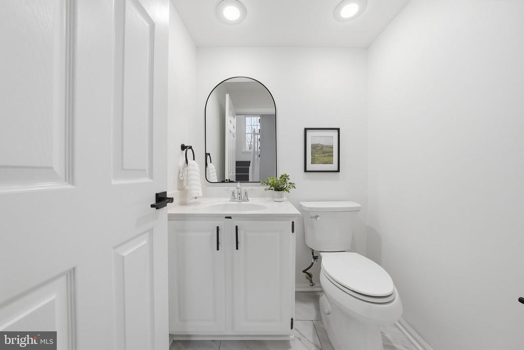 6112 SANDSTONE COURT