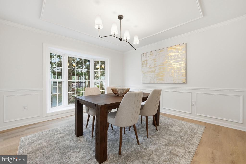 6112 SANDSTONE COURT