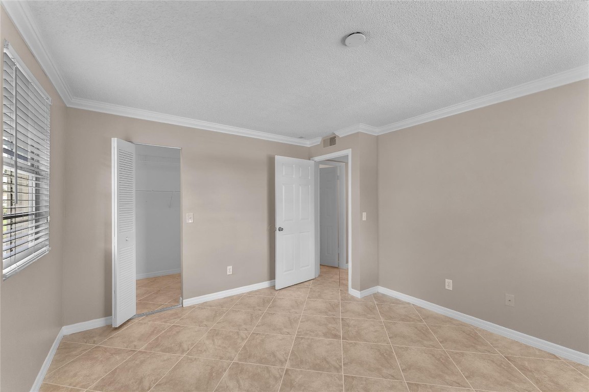 1261 SW 46 Avenue 2002