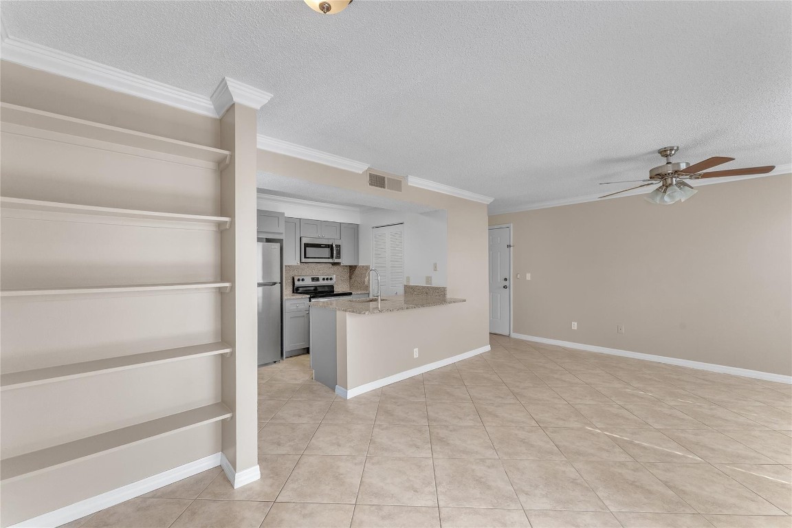 1261 SW 46 Avenue 2002