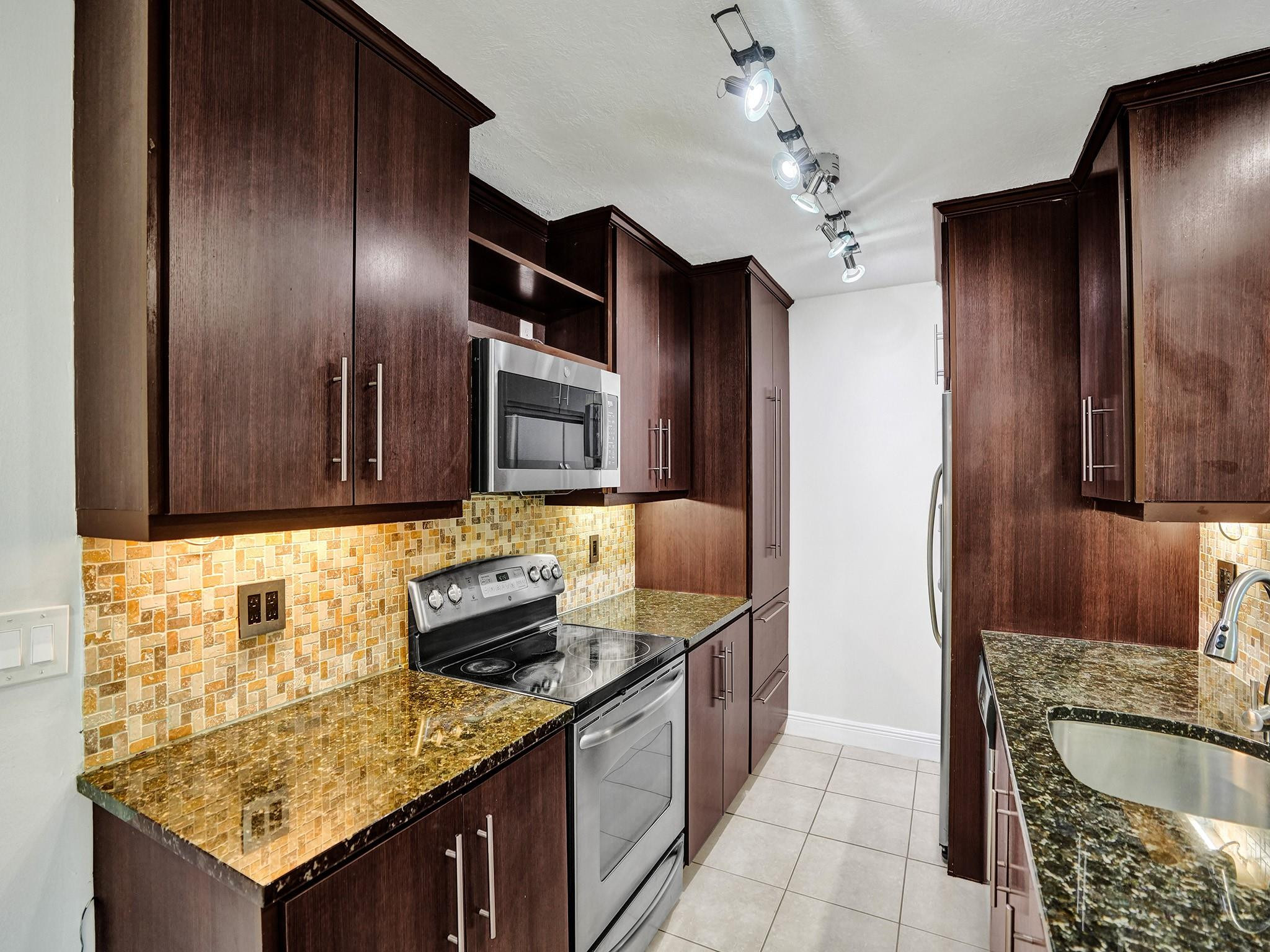 1235 SW 46th Ave 715
